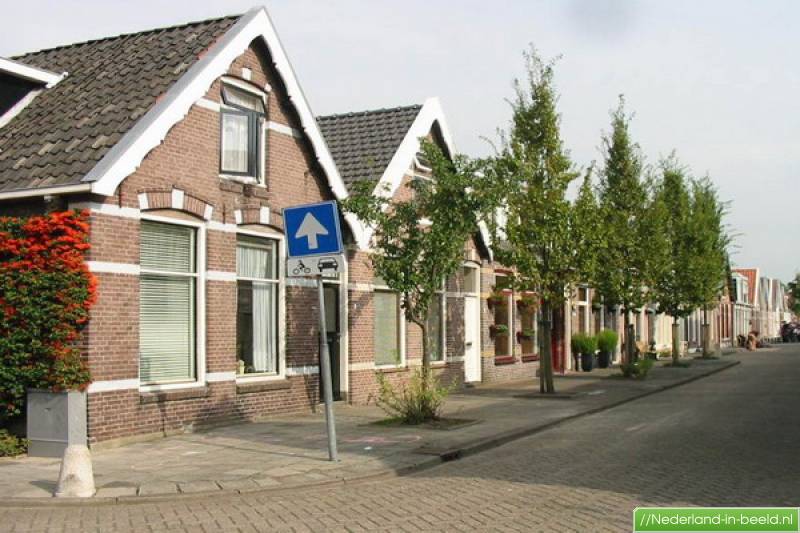 Bolsward > 2e Hollandiastraat luchtfoto's / foto's Nederlandinbeeld.nl